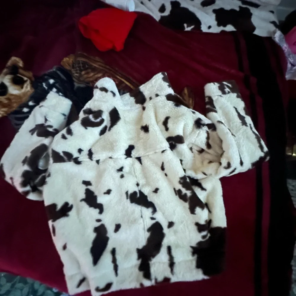 Cozy Black and White Faux Fur cow Jacket M - Picture 2 of 7